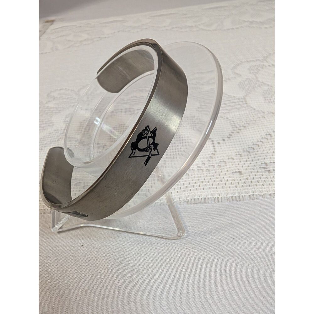Pittsburgh Penguins Team Ti Solid Titanium Wide Cuff Bracelet NHL Hockey